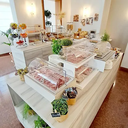 & Wellness Fra I Pini Otel 3*