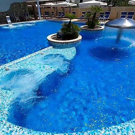 & Wellness Fra I Pini 3* لينانو سابيادورو