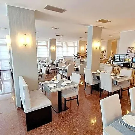 & Wellness Fra I Pini فندق لينانو سابيادورو