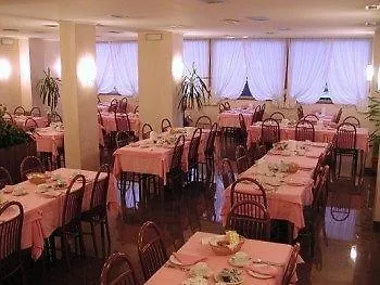 & Wellness Fra I Pini リニャーノ・サッビアドーロ